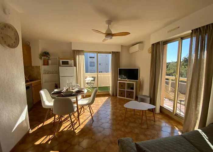 Appartement Port Hyeres 2 Ch Terrasses Box