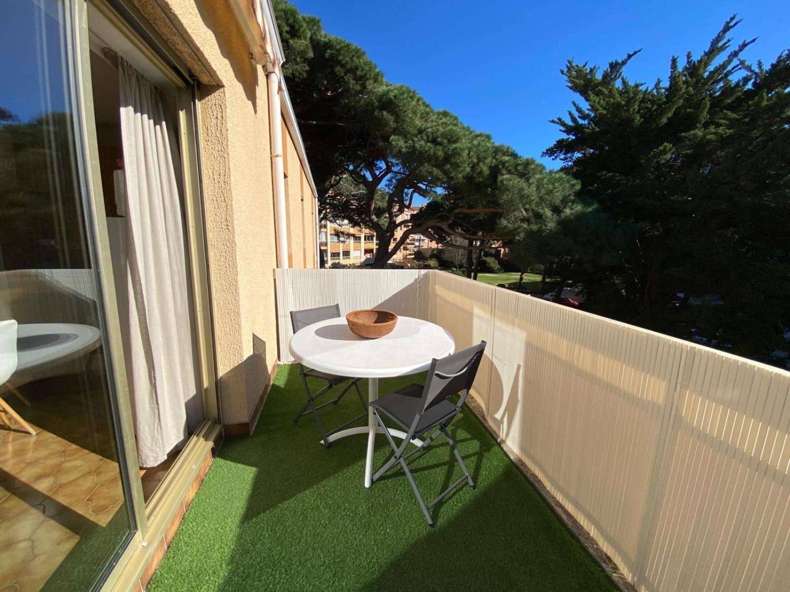 Port 2 Ch Terrasses Box Apartment Hyeres