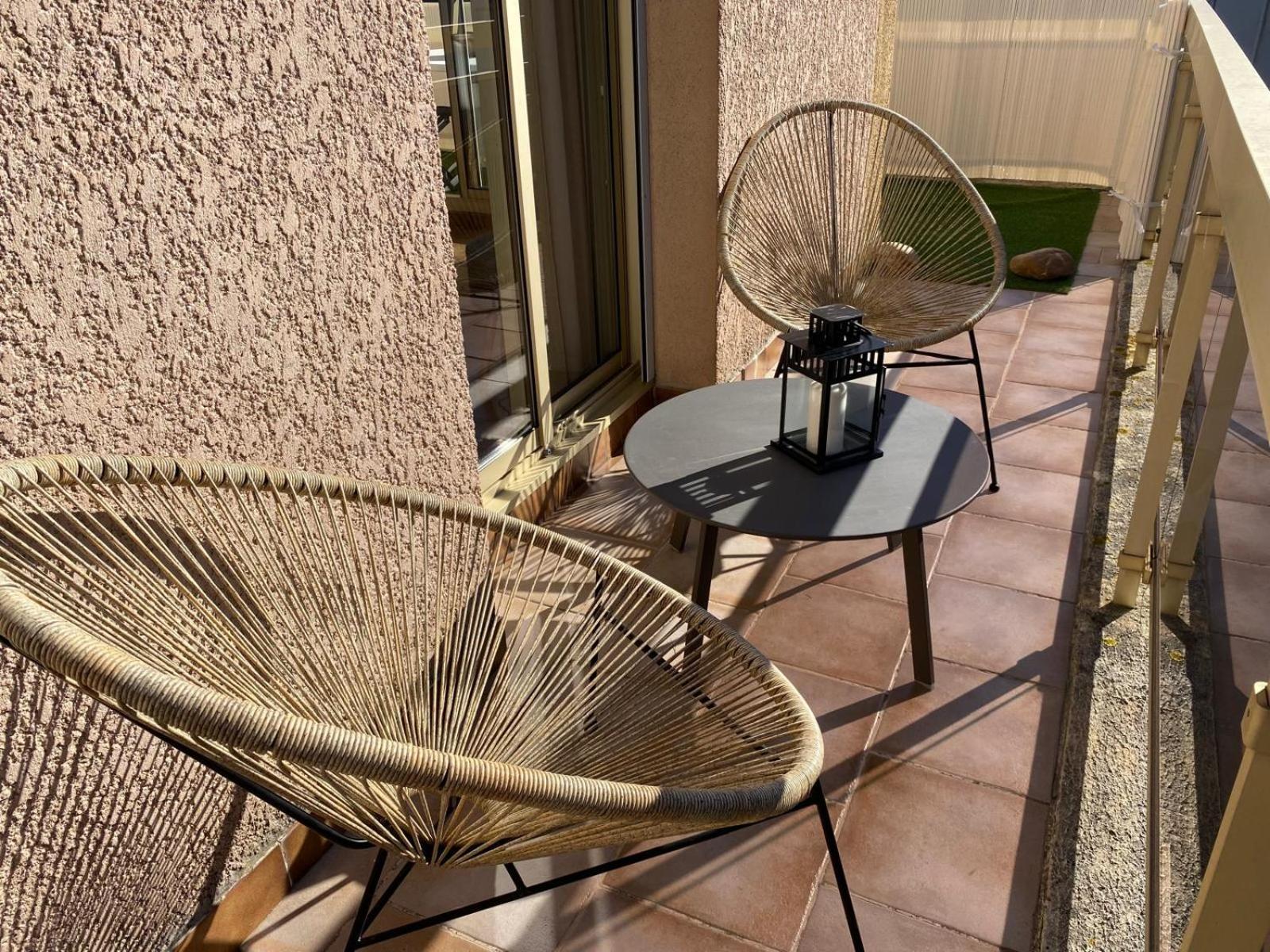 Port 2 Ch Terrasses Box Hyeres